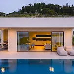 Cloud 9 D6 Villa *