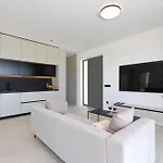 Cloud 9 D6 Villa Tkon