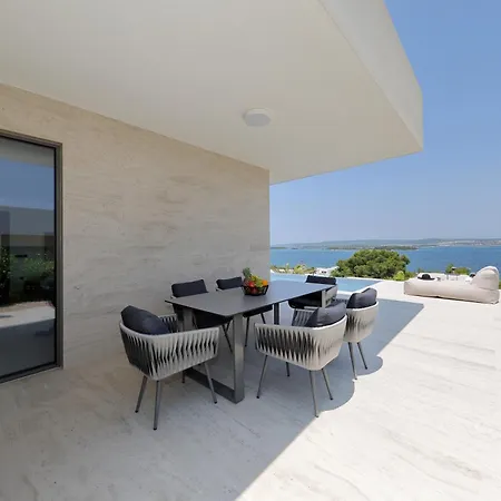 Cloud 9 D6 Villa