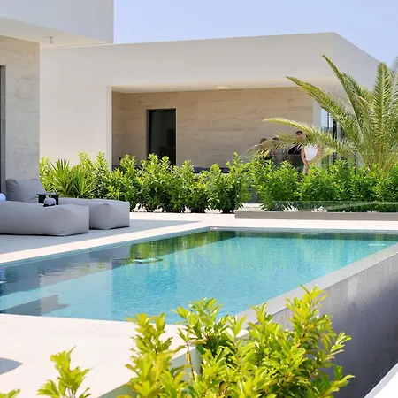 Cloud 9 D6 Villa Tkon